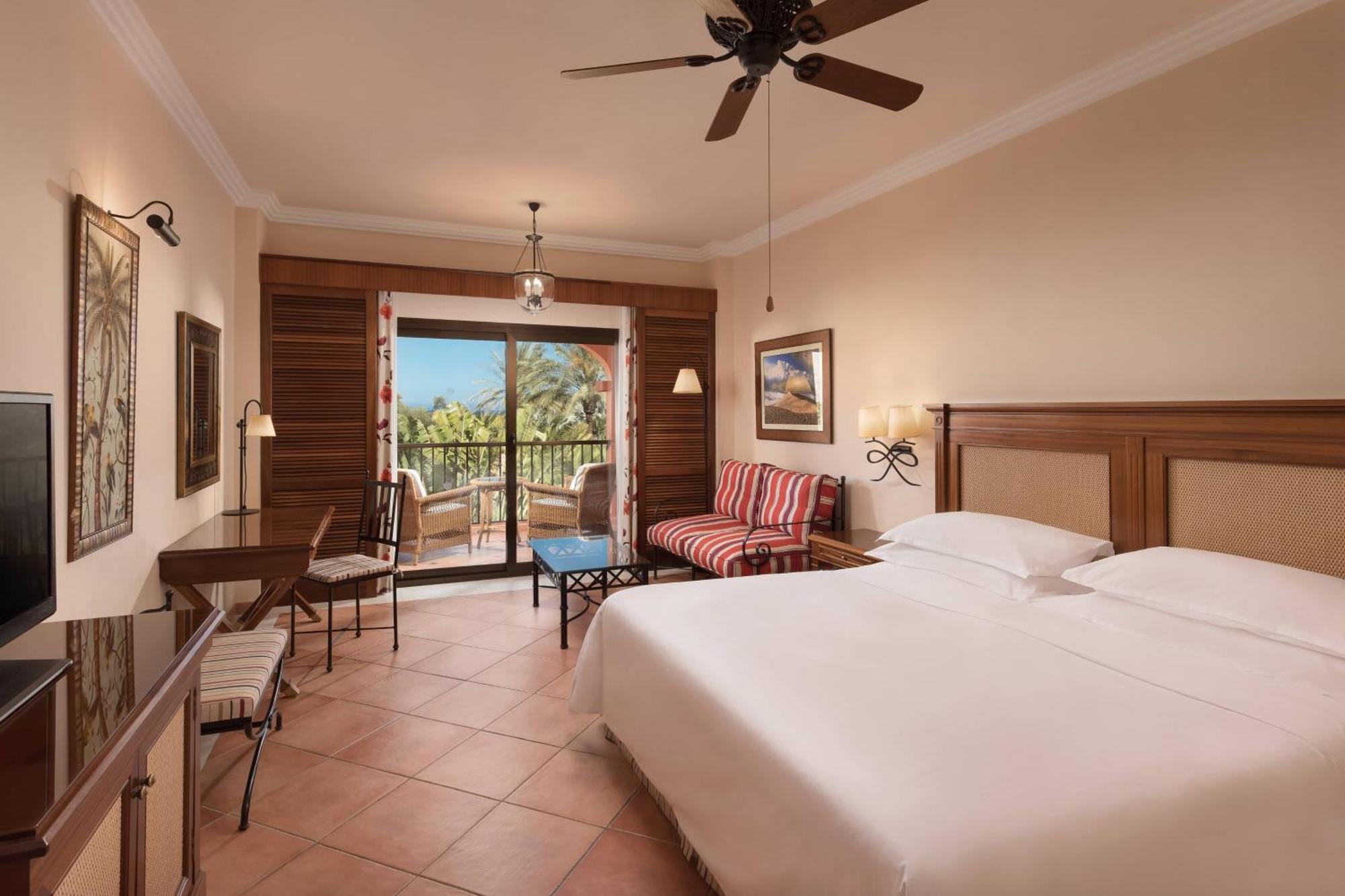 Premium Family Room,1556525878:JPEG